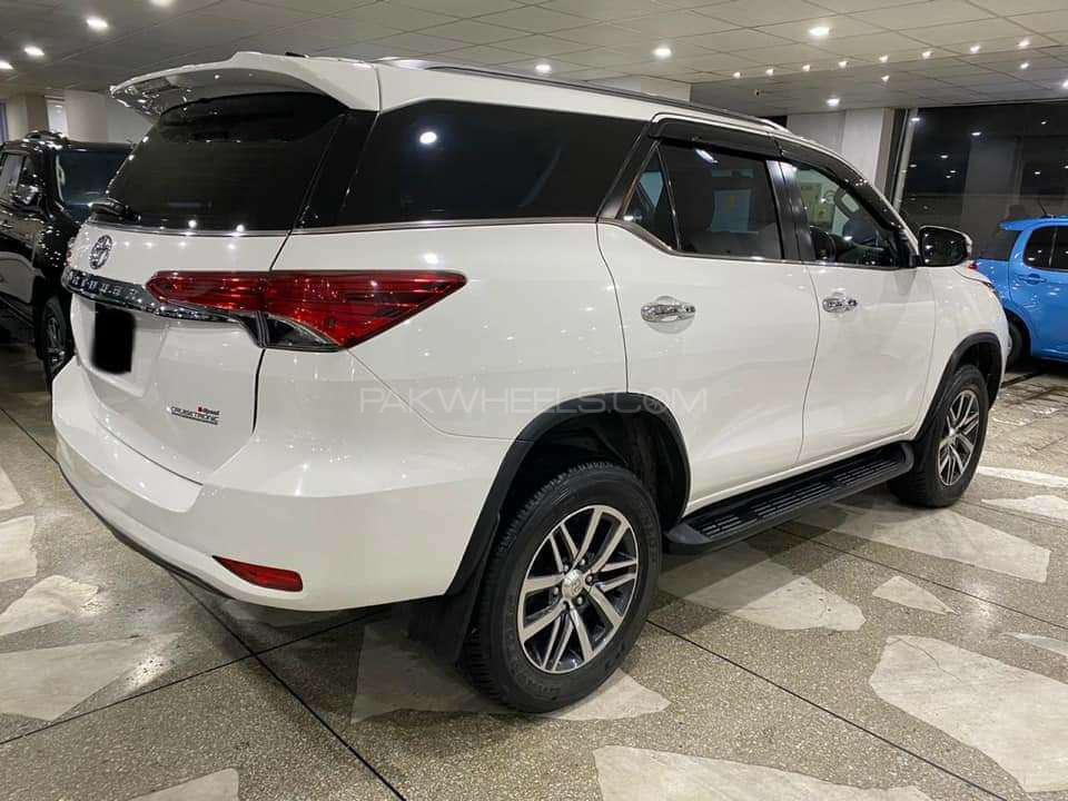 Toyota Fortuner 2017 for Sale in Rawalpindi Toyota Fortuner 2017 for Sale in Rawalpindi Image-4