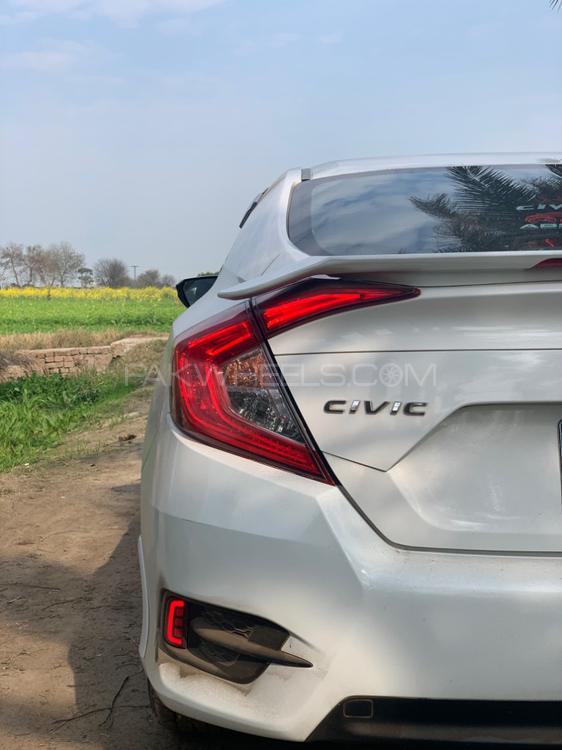 Honda Civic - 2018  Honda Civic - 2018  Image-5