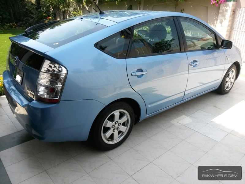 Toyota Prius 2007 for Sale in Lahore Image-1