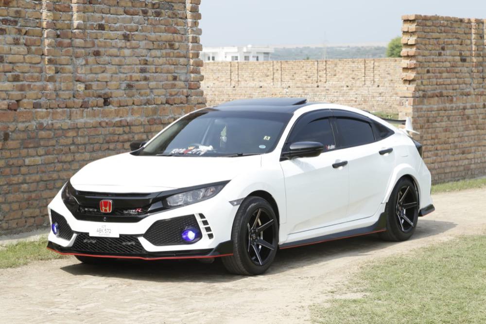 Honda Civic - 2018  Honda Civic - 2018  Image-4