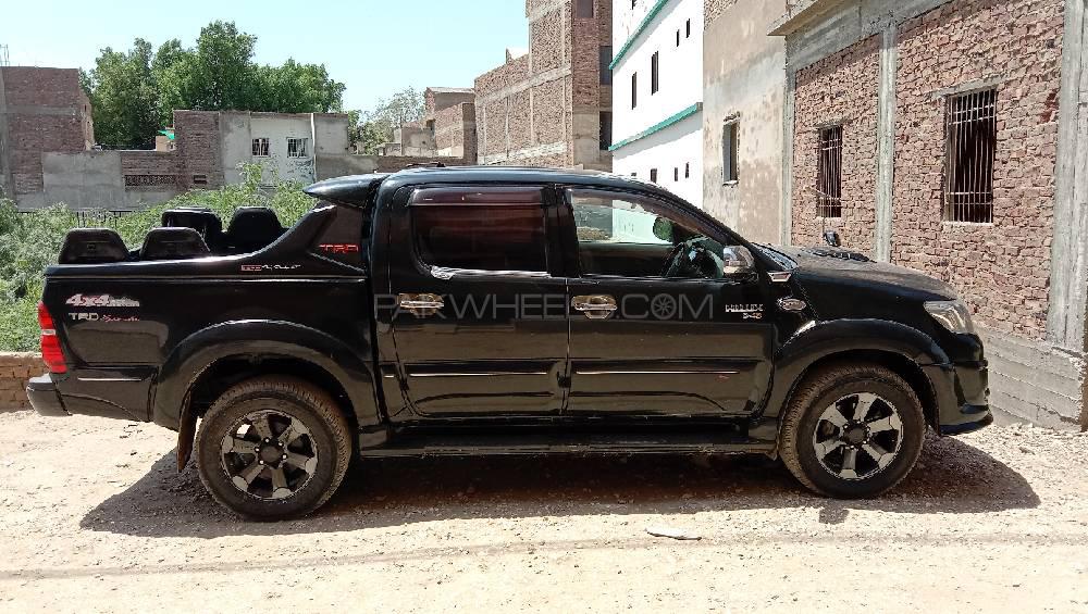 Toyota Hilux 2013 for Sale in Hyderabad Toyota Hilux 2013 for Sale in Hyderabad Image-19