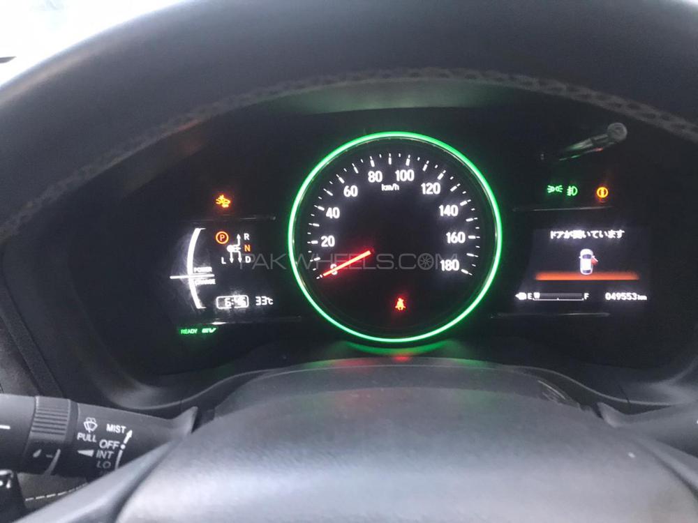 Honda Vezel 2016 for Sale in Karachi Honda Vezel 2016 for Sale in Karachi Image-9