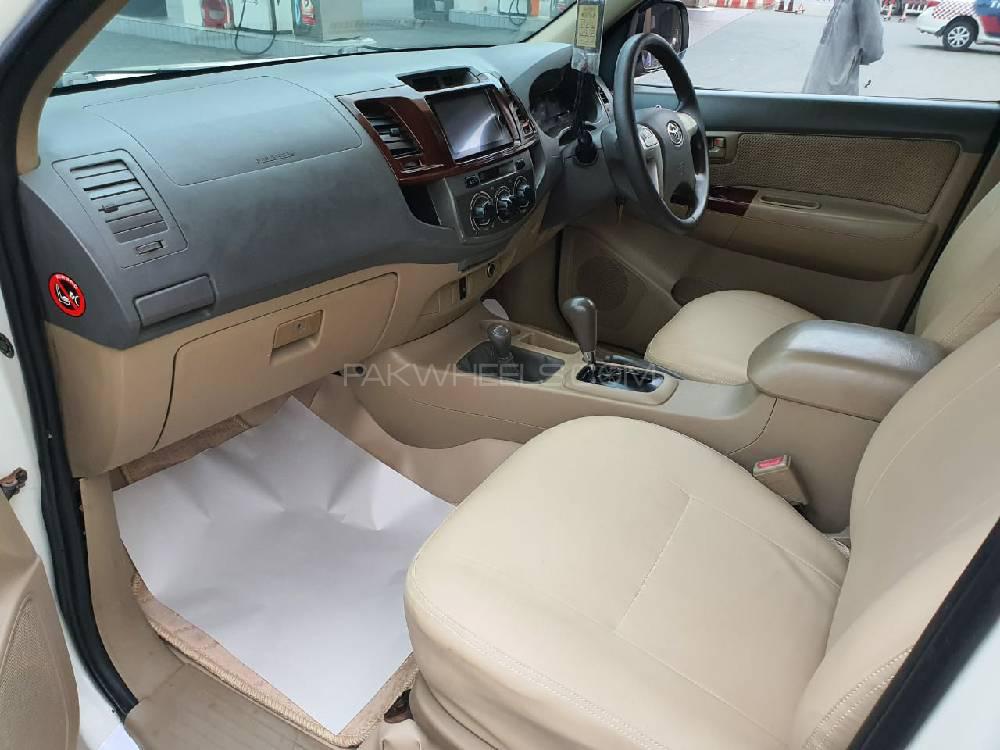 Toyota Hilux 2013 for Sale in Karachi Image-1