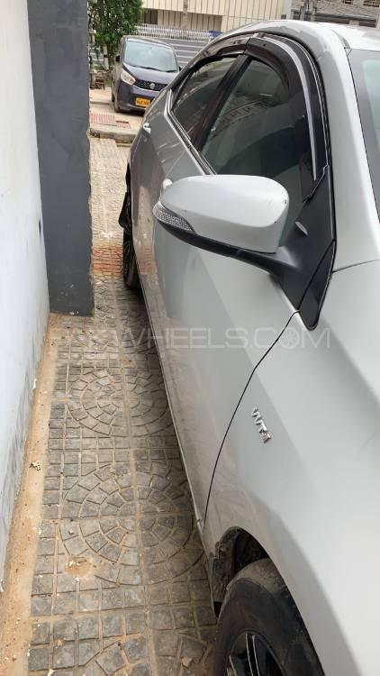 Toyota Corolla 2016 for Sale in Karachi Image-1