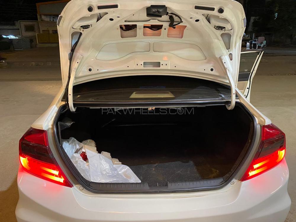 Honda Civic 2013 for Sale in Hyderabad Honda Civic 2013 for Sale in Hyderabad Image-4