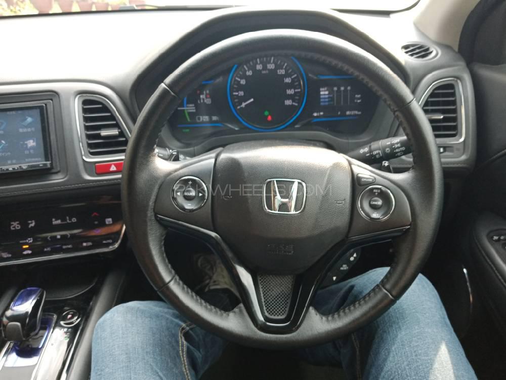Honda Vezel 2014 for Sale in Lahore Honda Vezel 2014 for Sale in Lahore Image-12