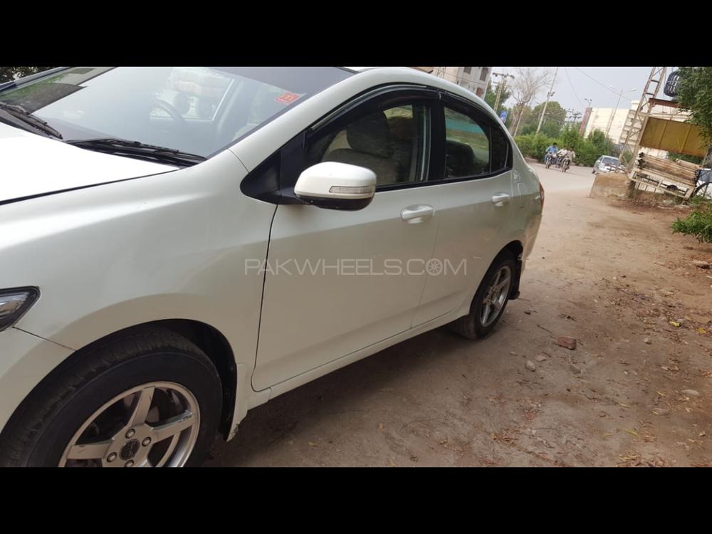 Honda City 2016 for Sale in Hyderabad Honda City 2016 for Sale in Hyderabad Image-4