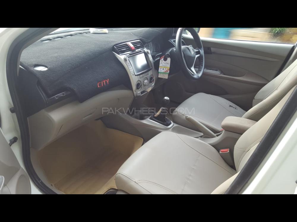 Honda City 2016 for Sale in Hyderabad Honda City 2016 for Sale in Hyderabad Image-19