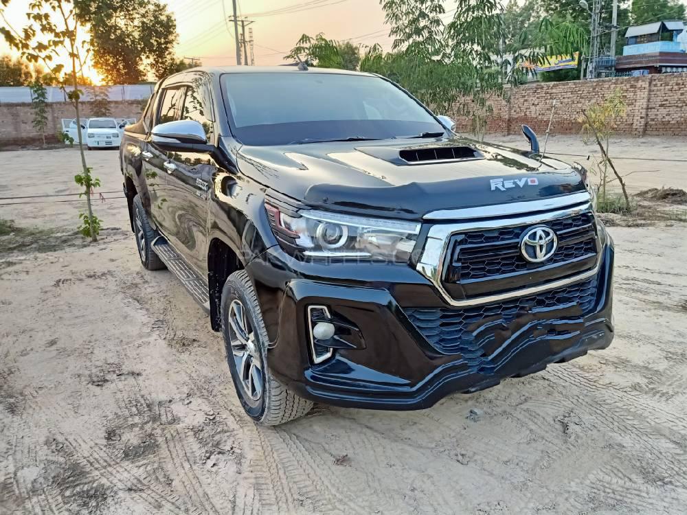 Toyota Hilux 2017 for Sale in Multan Toyota Hilux 2017 for Sale in Multan Image-4