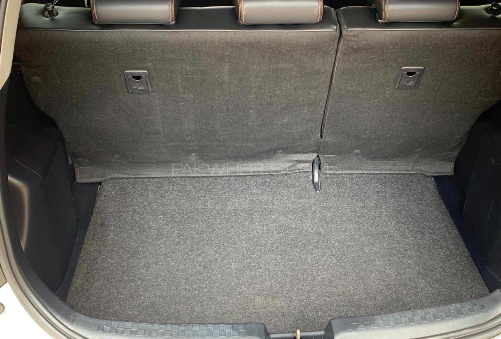 Toyota Aqua 2015 for Sale in Lahore Toyota Aqua 2015 for Sale in Lahore Image-9