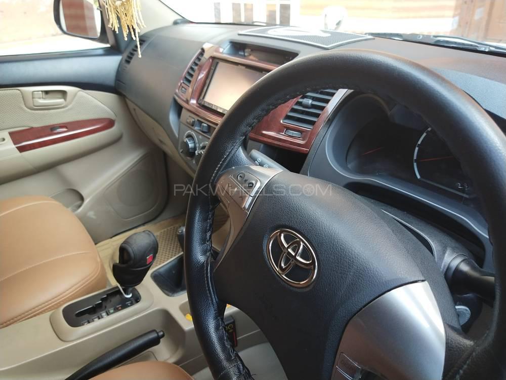 Toyota Hilux 2016 for Sale in Multan Image-1