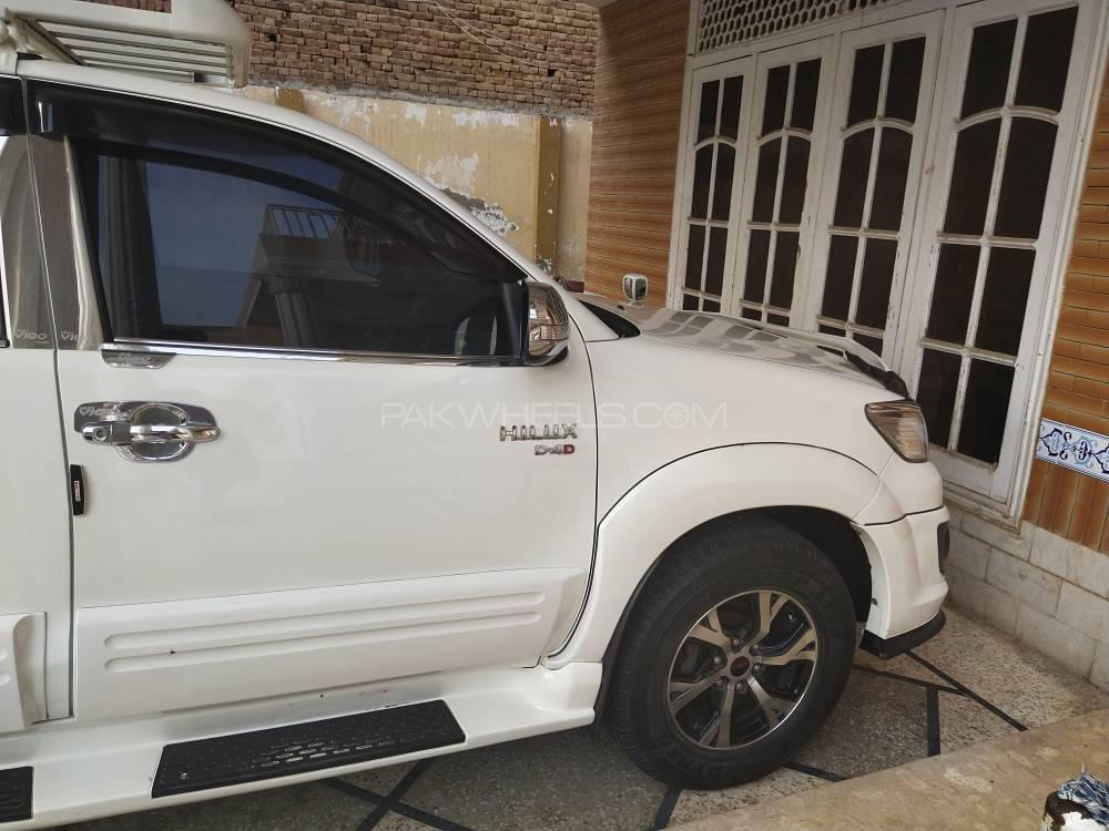 Toyota Hilux 2016 for Sale in Multan Toyota Hilux 2016 for Sale in Multan Image-11