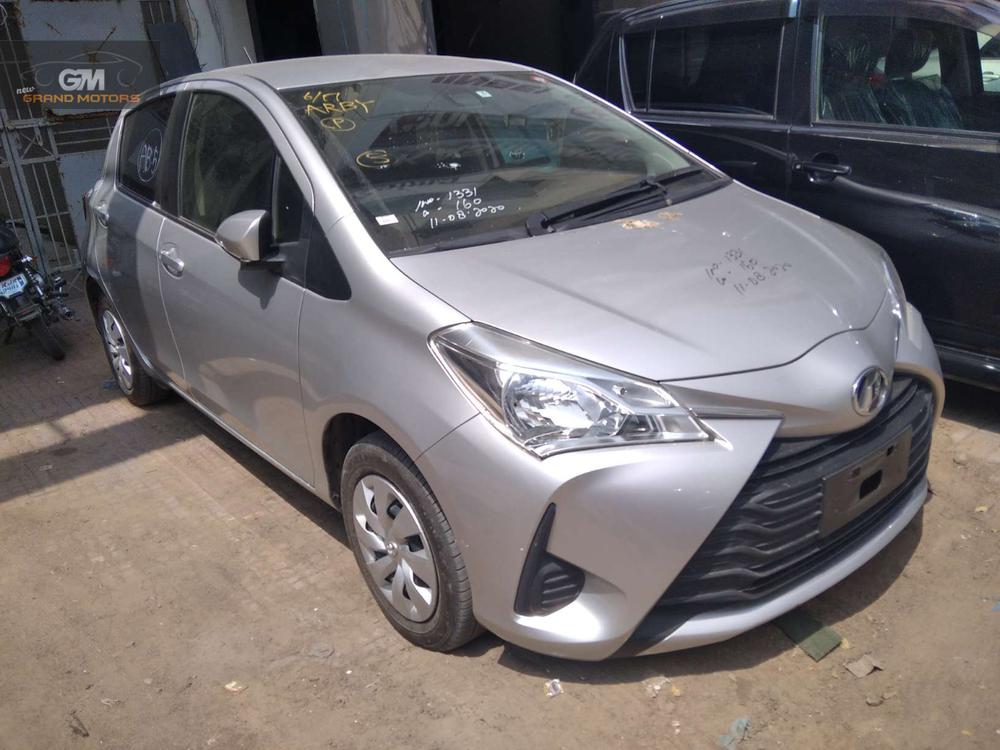 Toyota Vitz 2017 for Sale in Karachi Image-1
