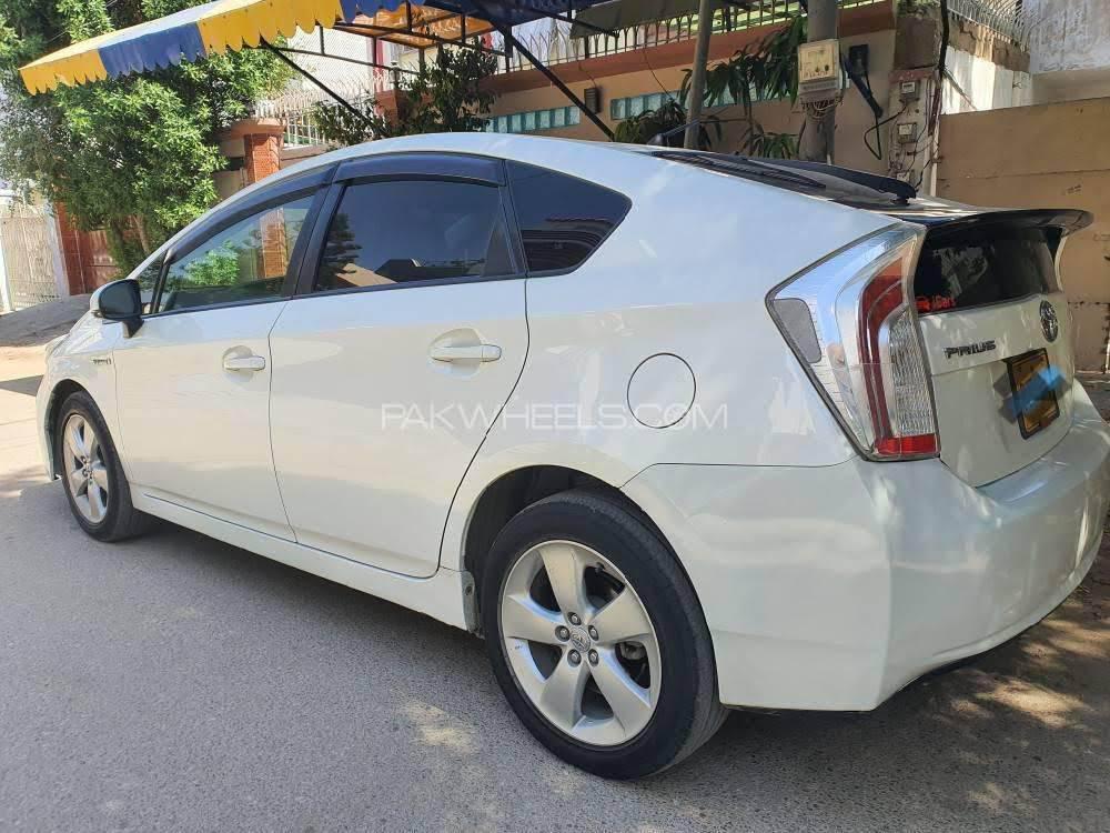 Toyota Prius 2014 for Sale in Karachi Image-1