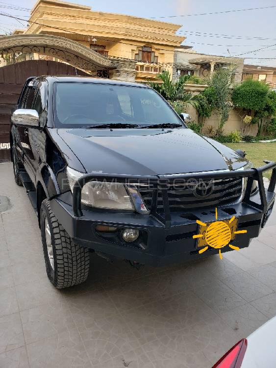 Toyota Hilux 2013 for Sale in Karachi Image-1