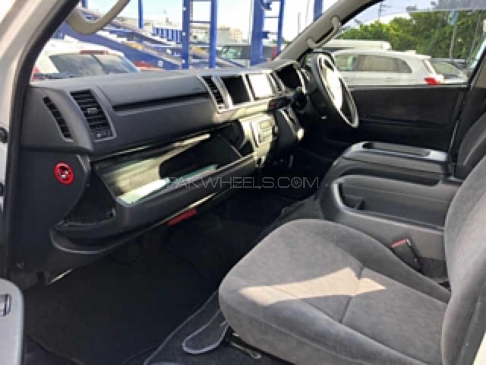 Toyota Hiace 2017 for Sale in Gujranwala Toyota Hiace 2017 for Sale in Gujranwala Image-5