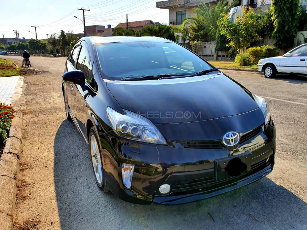 Toyota Prius 2012 for Sale in Lahore Image-1