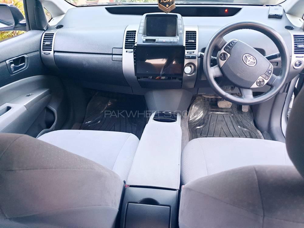 ٹویوٹا پریوس 2011 for Sale in اسلام آباد ٹویوٹا پریوس 2011 for Sale in اسلام آباد Image-14
