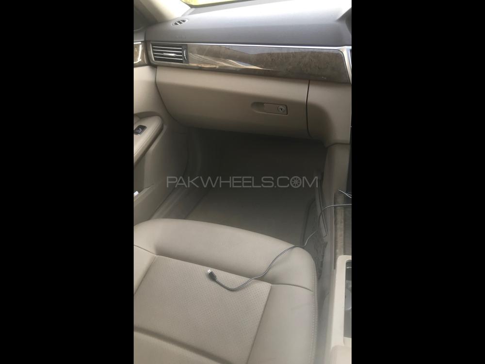 مرسڈیز بینز ای کلاس 2011 for Sale in ملتان مرسڈیز بینز ای کلاس 2011 for Sale in ملتان Image-13