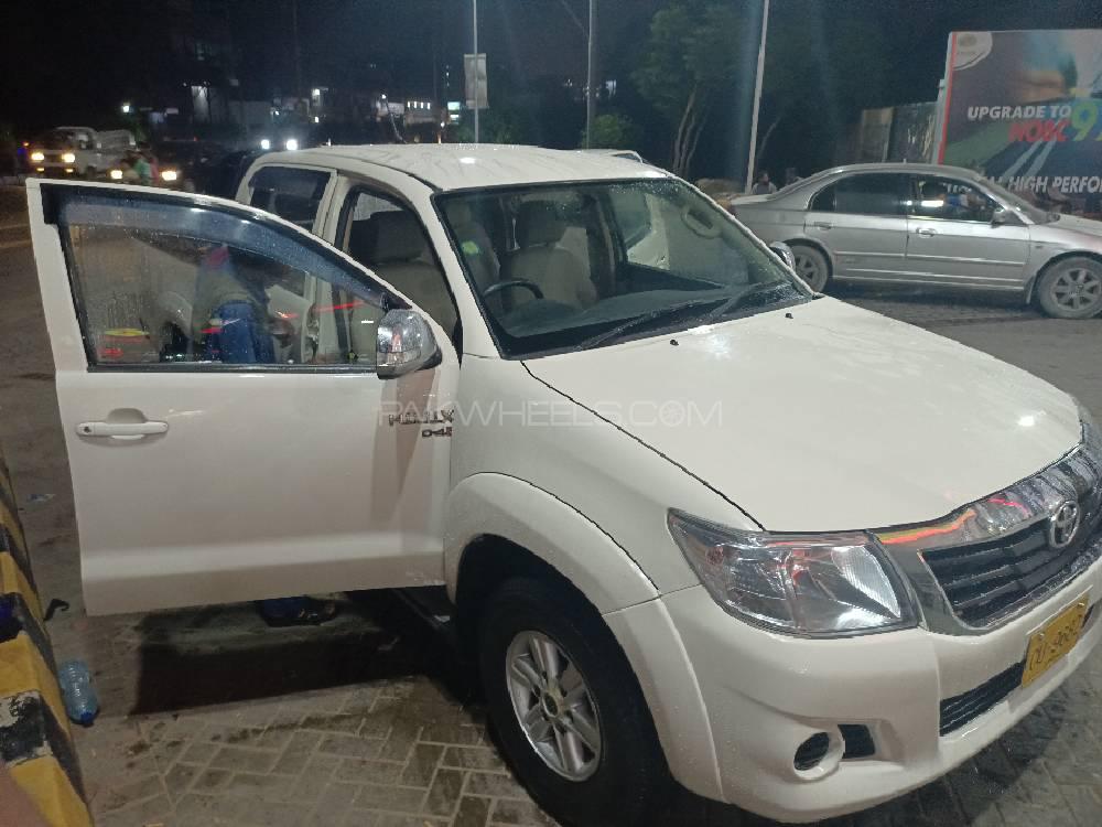 Toyota Hilux 2014 for Sale in Karachi Image-1