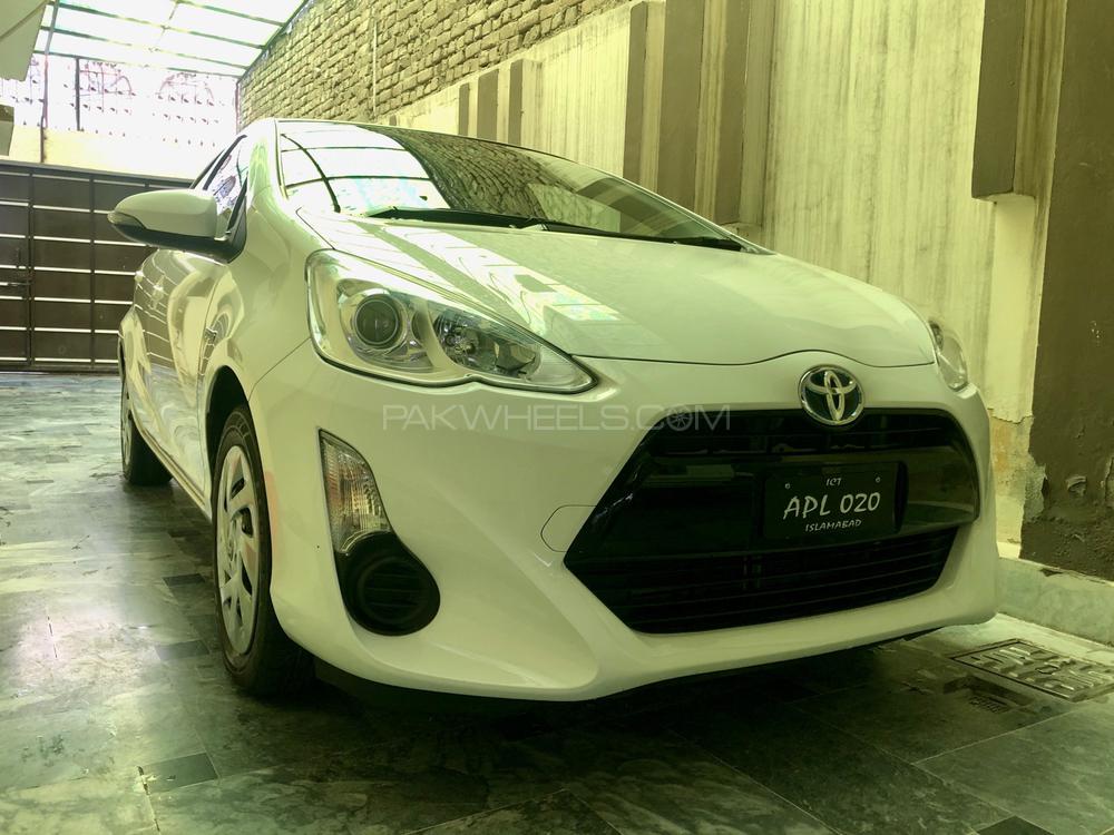 Toyota Aqua 2016 for Sale in Peshawar Image-1