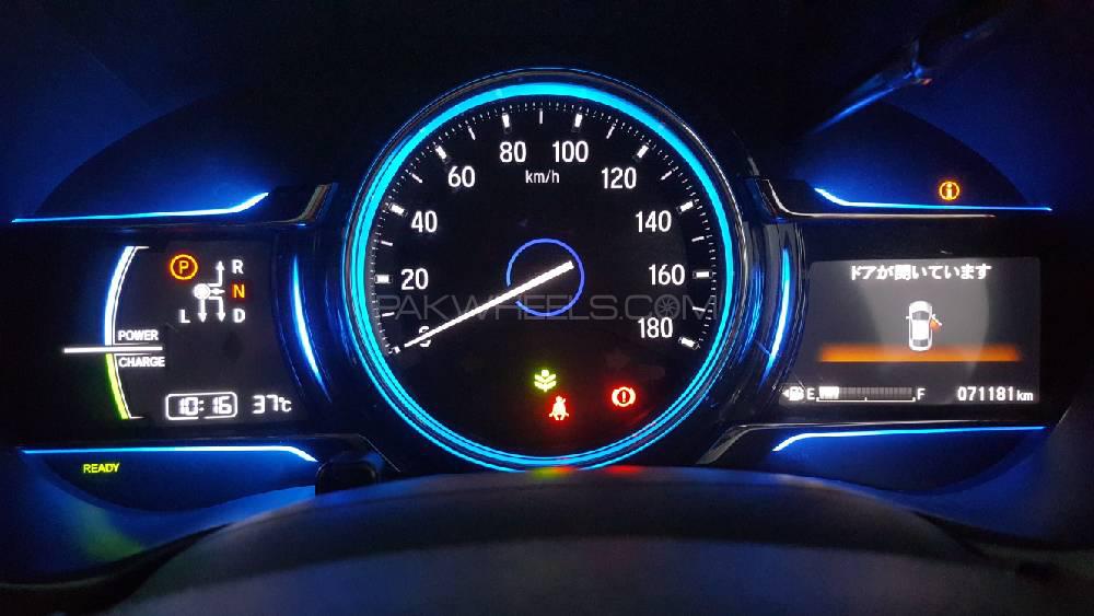 ہونڈا گریس ہائبرڈ 2017 for Sale in لاہور ہونڈا گریس ہائبرڈ 2017 for Sale in لاہور Image-16