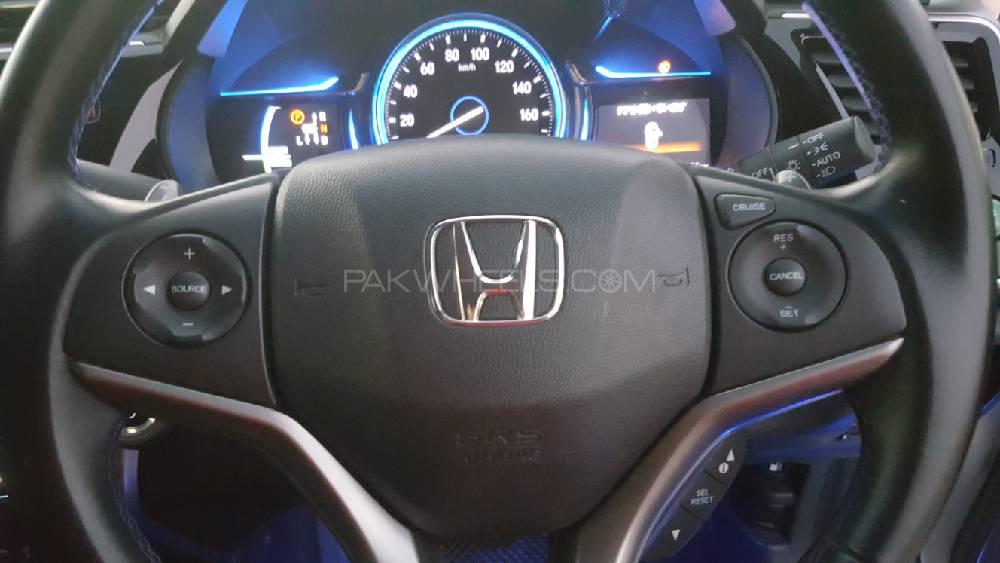 ہونڈا گریس ہائبرڈ 2017 for Sale in لاہور ہونڈا گریس ہائبرڈ 2017 for Sale in لاہور Image-12