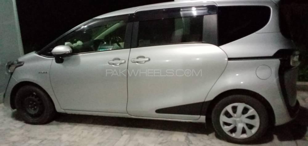 Toyota Sienta 2017 for Sale in Gujranwala Image-1