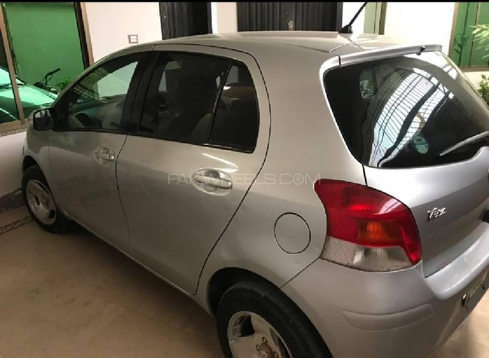 Toyota Vitz 2008 for Sale in Muzaffar Gargh Image-1
