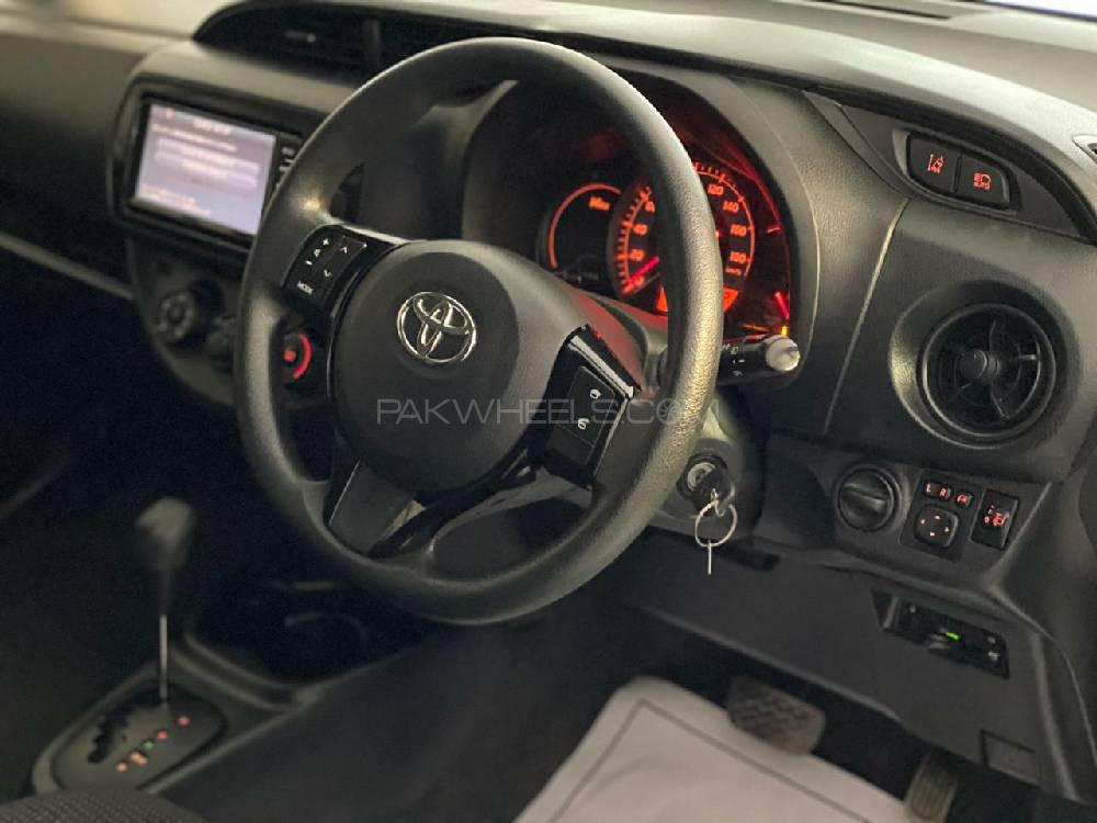 Toyota Vitz 2017 for Sale in Peshawar Toyota Vitz 2017 for Sale in Peshawar Image-3
