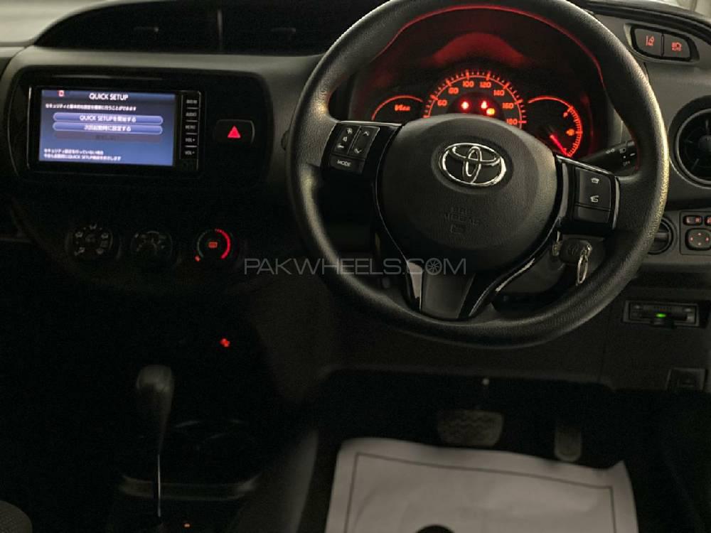 Toyota Vitz 2017 for Sale in Peshawar Toyota Vitz 2017 for Sale in Peshawar Image-7