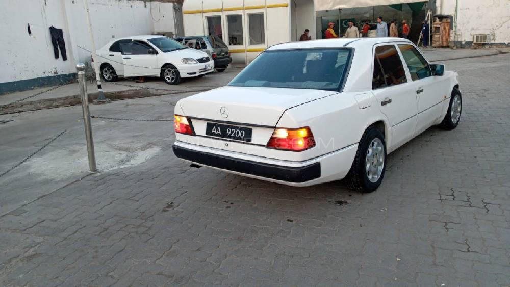 Mercedes Benz E Class 1992 for Sale in Peshawar Image-1