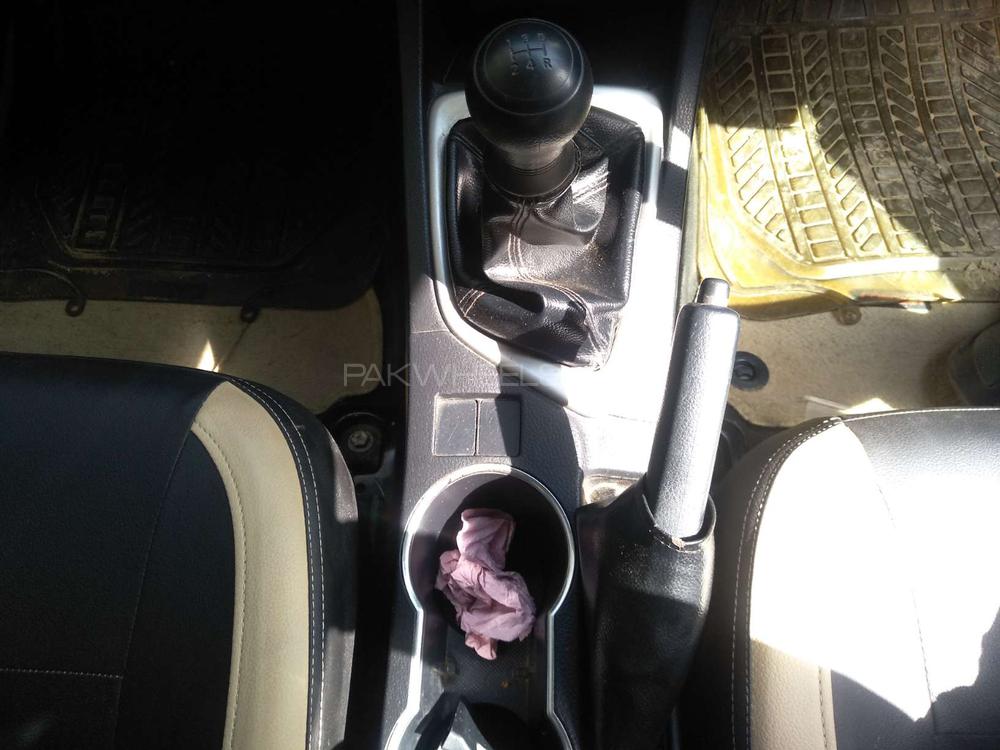 Toyota Corolla 2016 for Sale in Karachi Toyota Corolla 2016 for Sale in Karachi Image-9