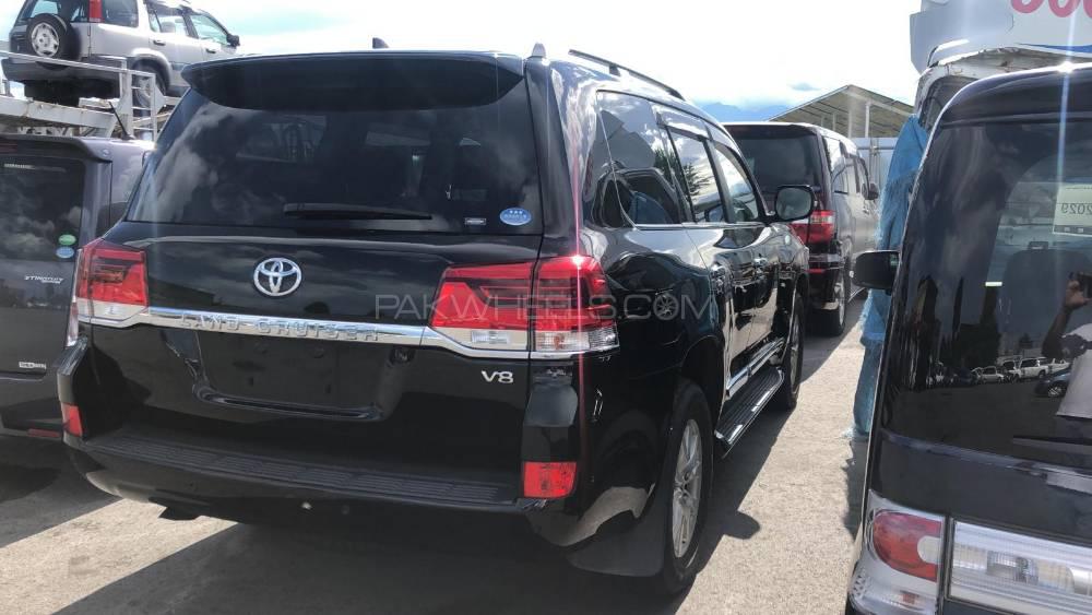 Toyota Land Cruiser 2016 for Sale in Lahore Toyota Land Cruiser 2016 for Sale in Lahore Image-4