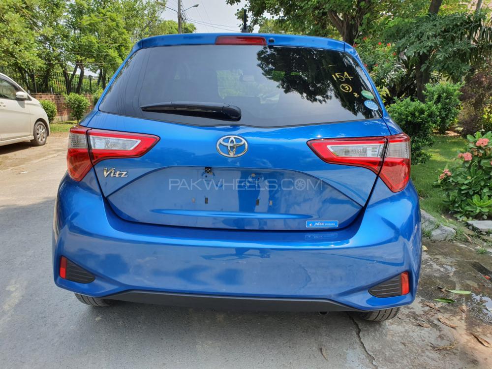 Toyota Vitz 2017 for Sale in Lahore Image-1