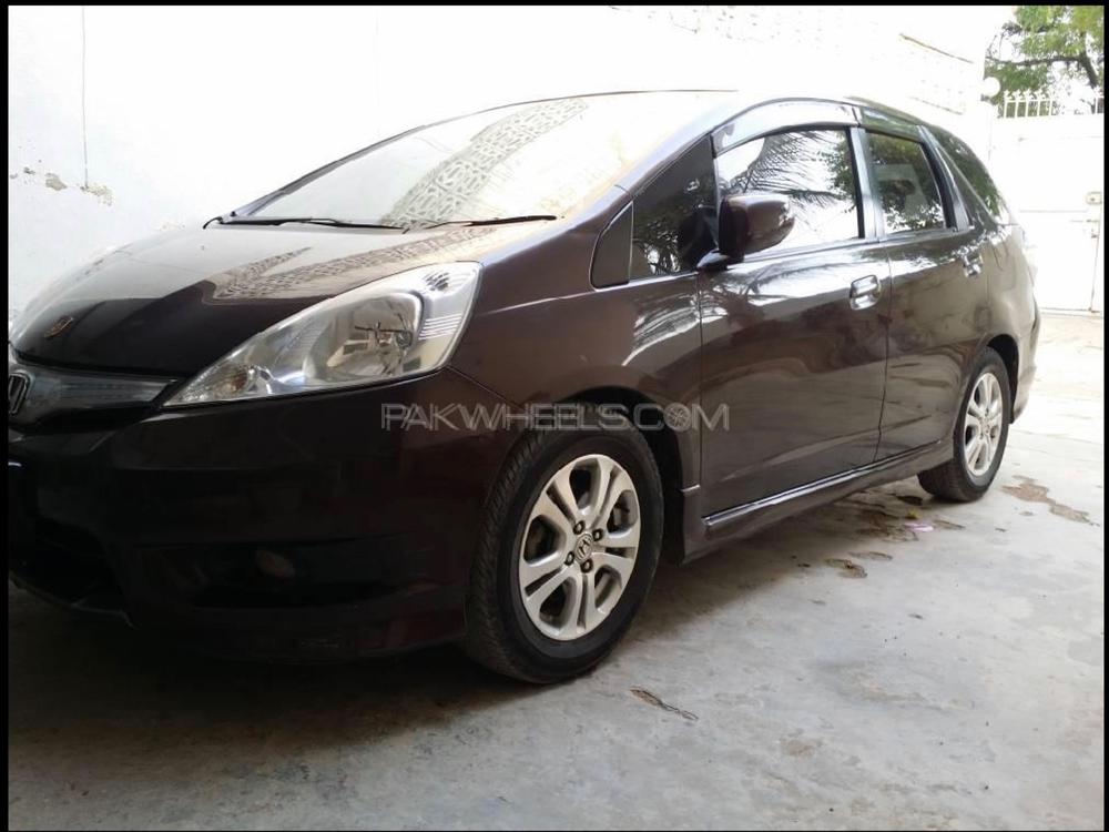 Honda Fit 2011 for Sale in Karachi Image-1