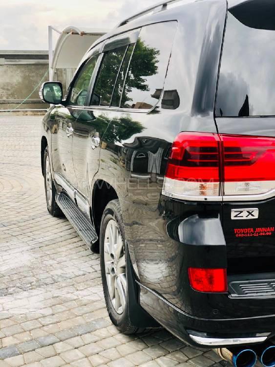 Toyota Land Cruiser 2015 for Sale in Lahore Toyota Land Cruiser 2015 for Sale in Lahore Image-6