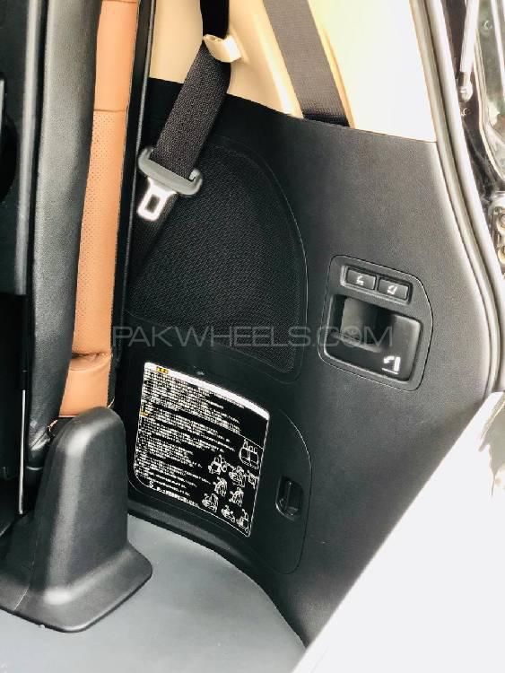 Toyota Land Cruiser 2015 for Sale in Lahore Toyota Land Cruiser 2015 for Sale in Lahore Image-10