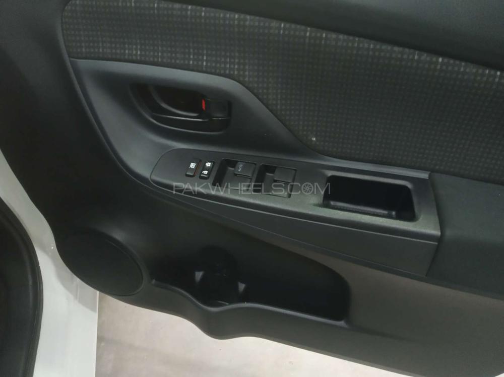 Toyota Vitz 2017 for Sale in Gujranwala Toyota Vitz 2017 for Sale in Gujranwala Image-12