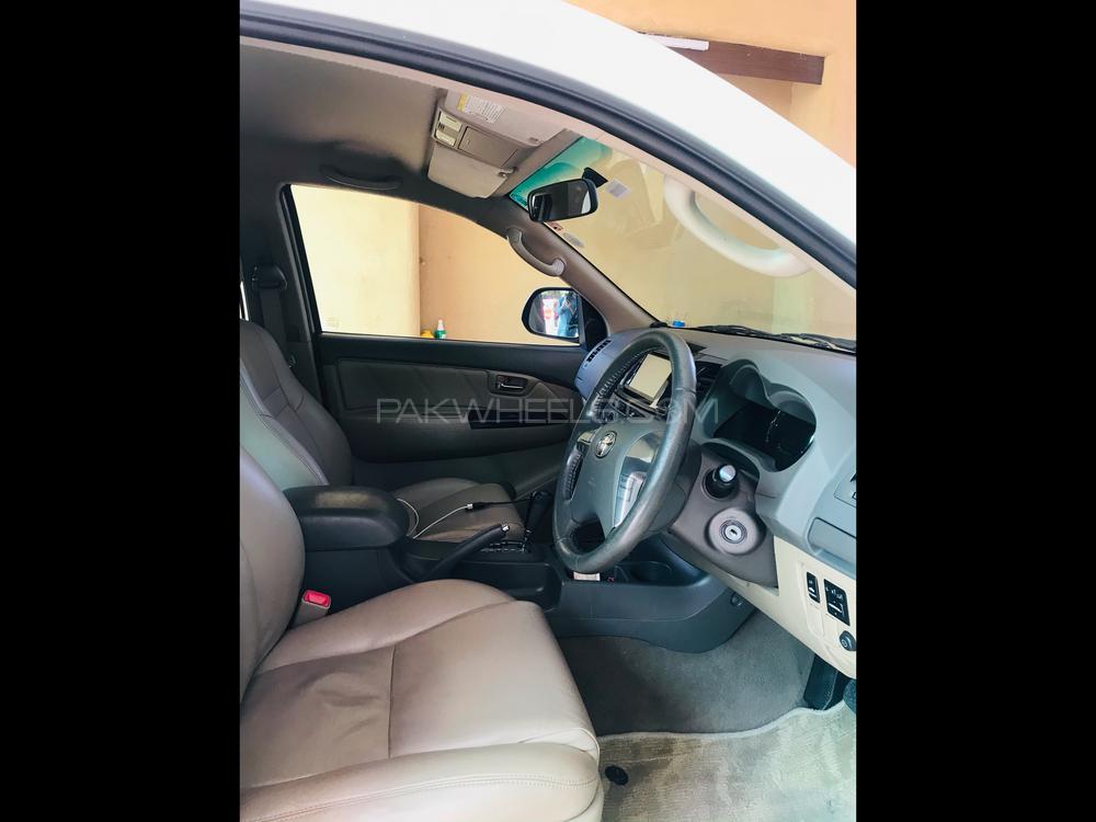 Toyota Fortuner 2014 for Sale in Lahore Toyota Fortuner 2014 for Sale in Lahore Image-5