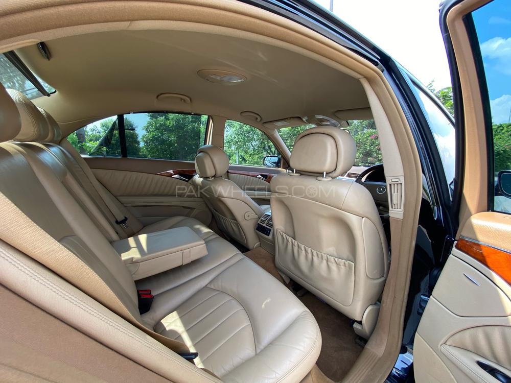 Mercedes Benz E Class 2009 for Sale in Lahore Mercedes Benz E Class 2009 for Sale in Lahore Image-8