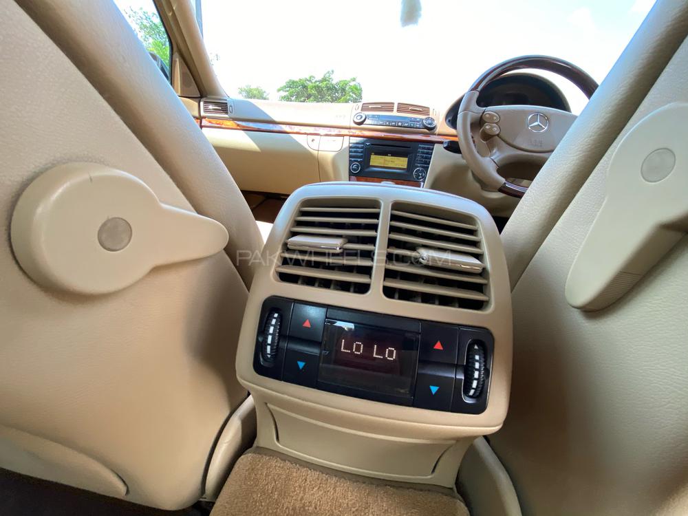 Mercedes Benz E Class 2009 for Sale in Lahore Mercedes Benz E Class 2009 for Sale in Lahore Image-10
