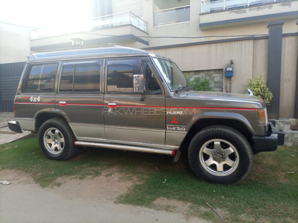 Mitsubishi Pajero 1988 for Sale in Lahore Image-1