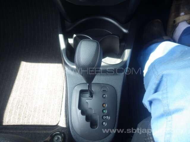 Toyota Vitz 2017 for Sale in Sialkot Toyota Vitz 2017 for Sale in Sialkot Image-7
