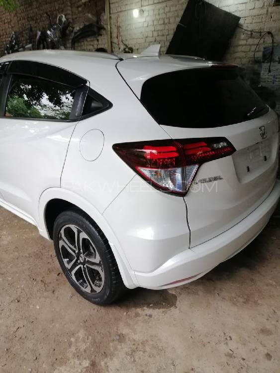 Honda Vezel 2014 for Sale in Peshawar Image-1