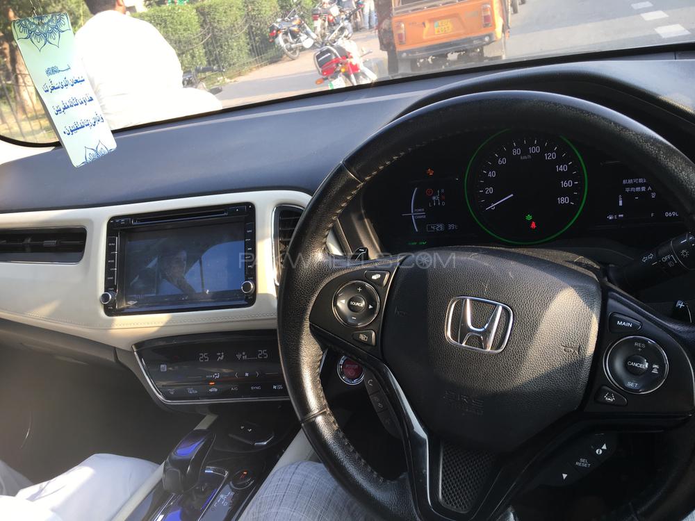 Honda Vezel 2016 for Sale in Lahore Image-1