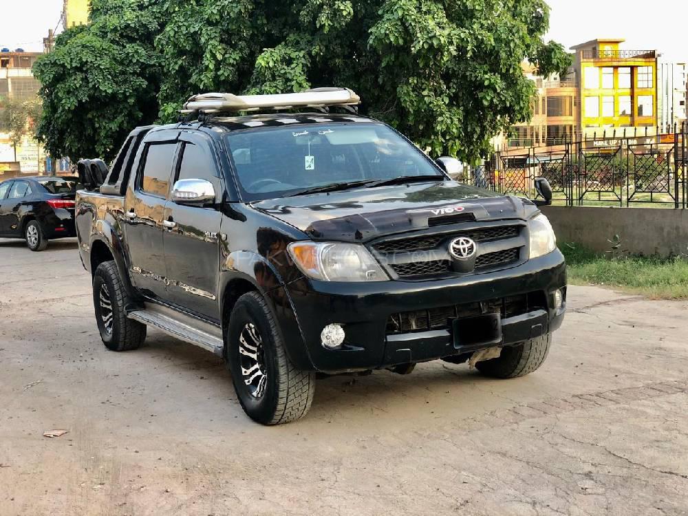 Toyota Hilux 2008 for Sale in Faisalabad Image-1