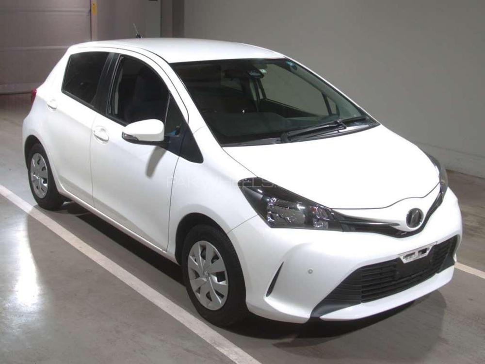 Toyota Vitz 2016 for Sale in Lahore Image-1