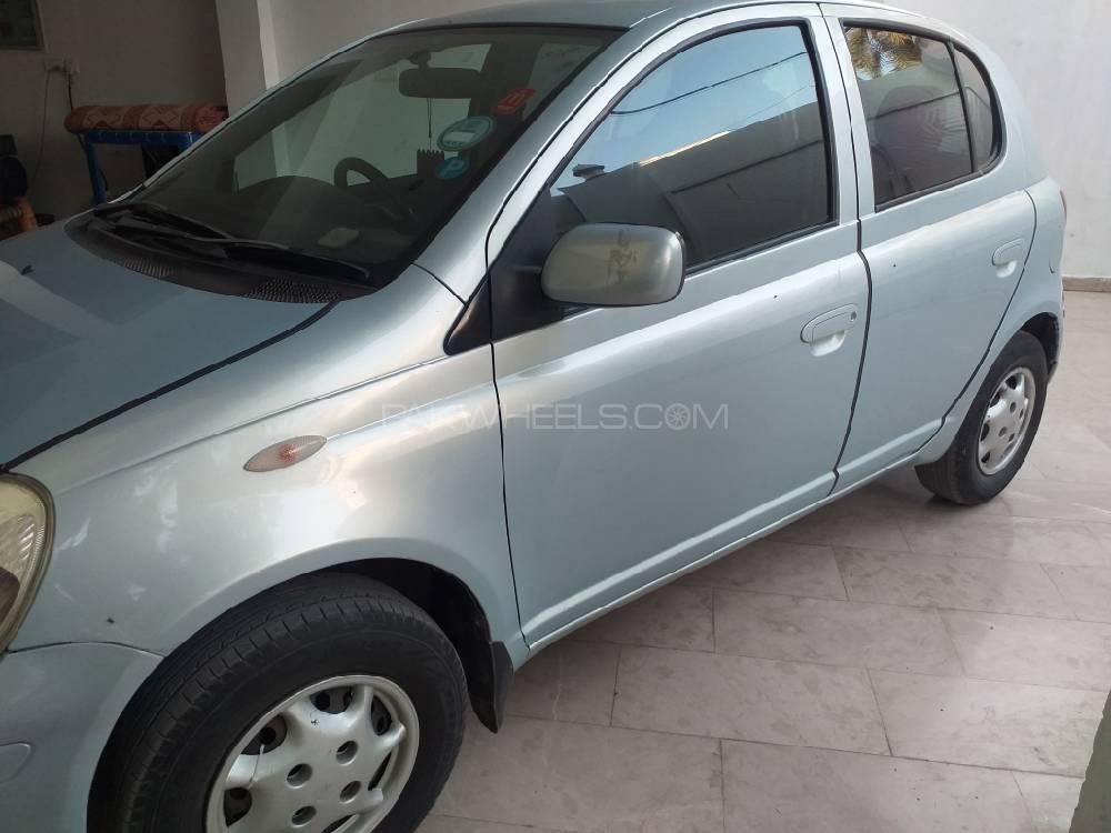 Toyota Vitz 2004 for Sale in Peshawar Image-1
