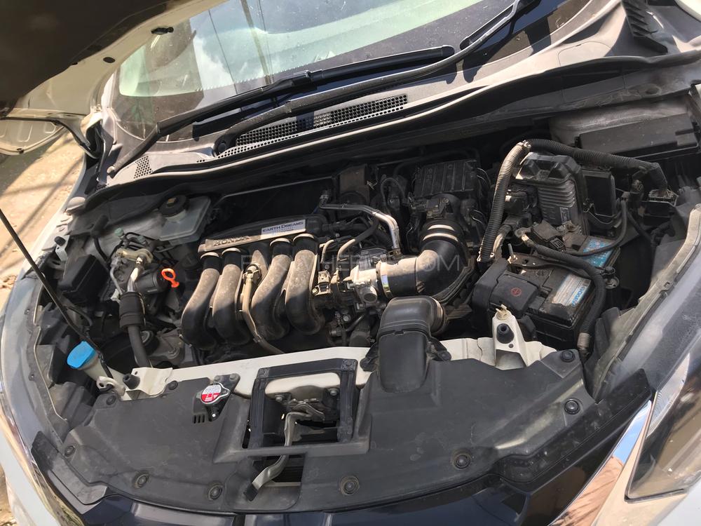 Honda Vezel 2015 for Sale in Lahore Honda Vezel 2015 for Sale in Lahore Image-2